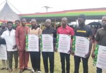 Helicopter crash: Mahama gifts residents GHS100k for aiding in bodies’ recovery