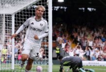 Frustrated United held at Fulham as Fernandes misses penalty