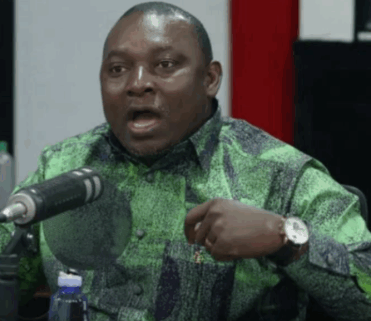 Solomon Owusu blames NPP for cocoa crisis, backs govt’s new reform agenda A member of the Movement for Change, Solomon Owusu