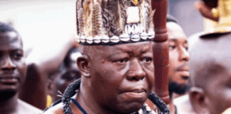 Asantehene pays emotional tribute to late Asantehemaa