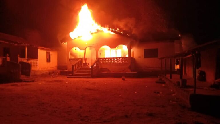 Fire destroys 15-bedroom house, GH₵100k in Gomoa Dominase