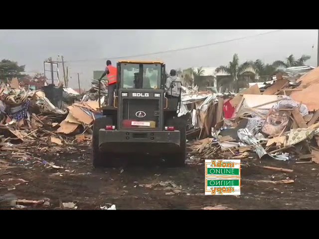 La Nkwantanang Assembly demolishes unauthorised structures at Madina Redco Junction [Video]