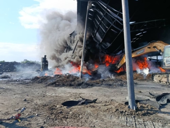 ‎Two injured as firefighters battle 11-hour inferno at Yota Energy in Shai Hills