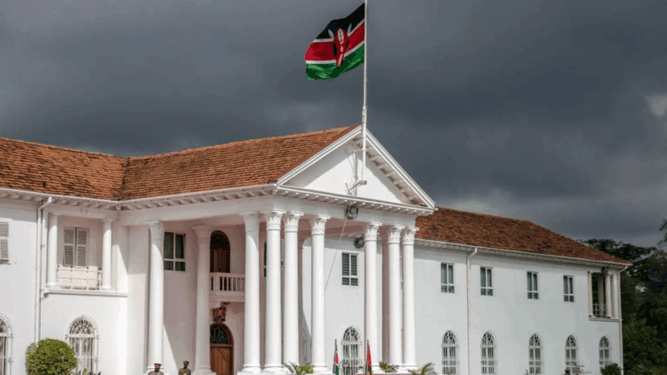 Kenyan police officer killed in bow-and-arrow attack at gate of president’s residence