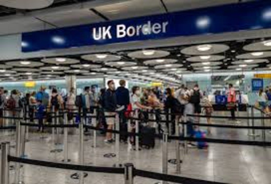 UK to require migrants to pass A-level English test under new visa rules