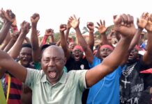 Residents of Abuontem stage ‘YÉ›gye yÉ› park’ demo against their chief