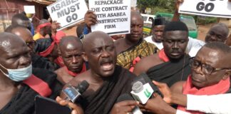 Atwima Techiman and Denkyemuoso traditional council stages demo over deplorable roads