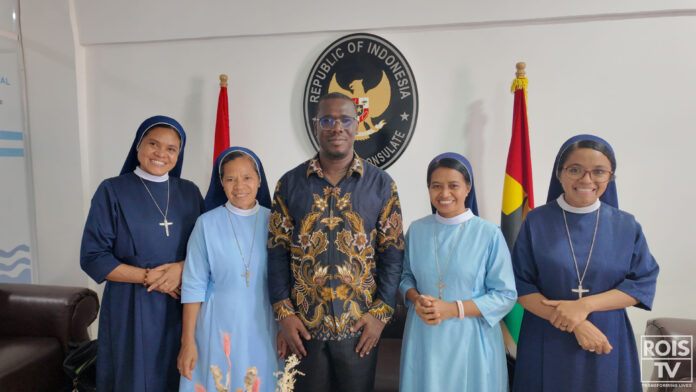Indonesian missionary sisters meet H.E. Rois in Accra