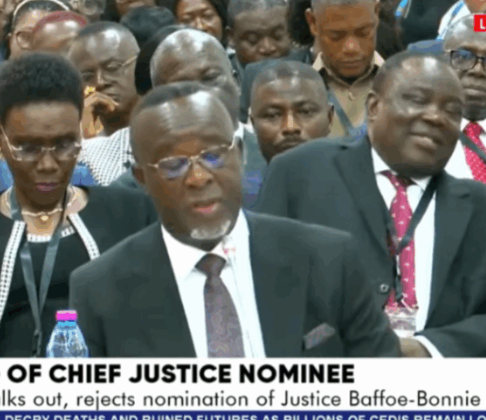 Mahama swears in Paul Baffoe-Bonnie as new Chief Justice today