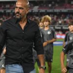 Veron banned over refusal to form guard of honour