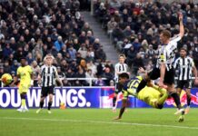 Romero saves Spurs with 95th-minute overhead kick