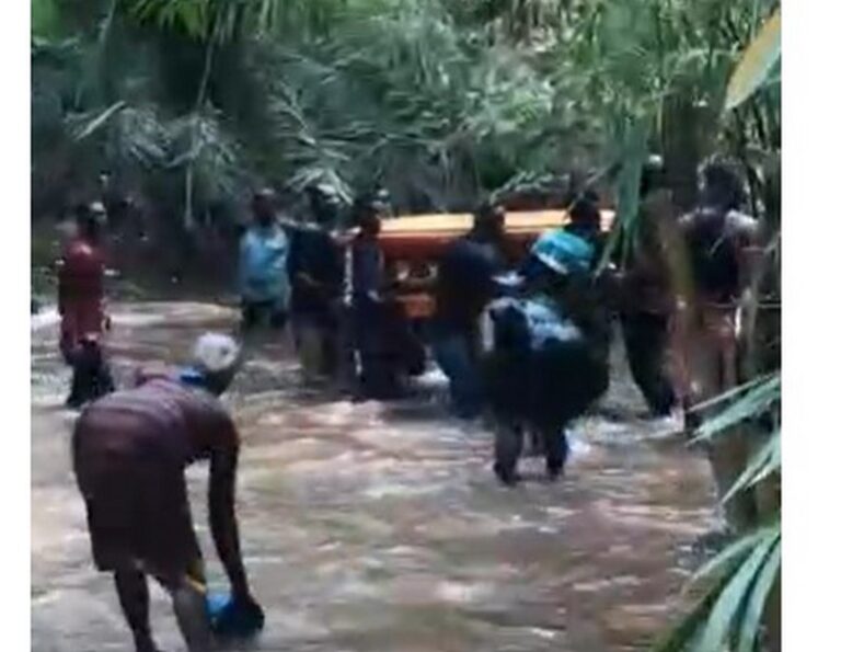 Shock as family swims with corpse in Sofokrom burial ritual