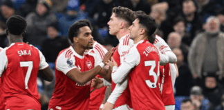 Arsenal return to the top with victory at Everton