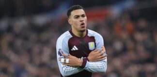 Stunning Rogers double helps Aston Villa edge Man Utd to continue winning run