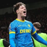 Wolves end 11-match losing streak with draw at drab Man Utd