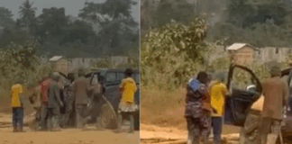 Police investigate attack on officers in Jacobu