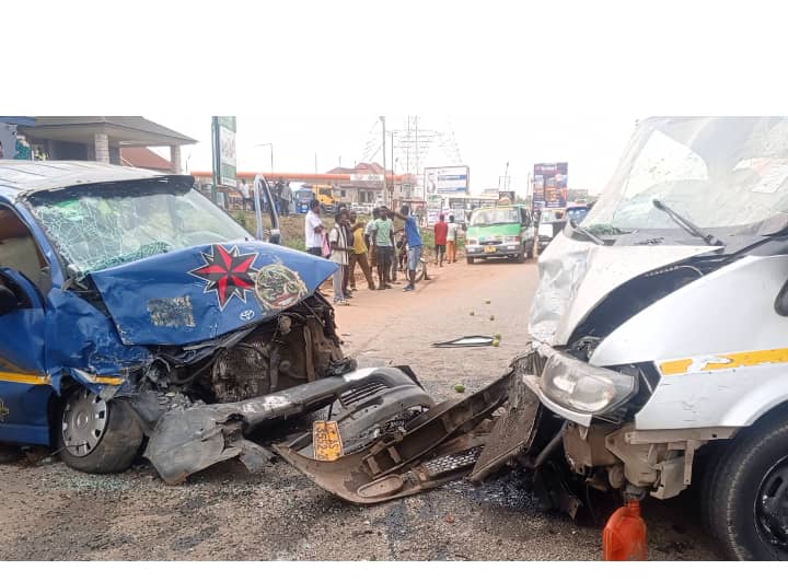 One dead, 30 injured in ghastly accident at Ejisu on Kumasi-Accra highway