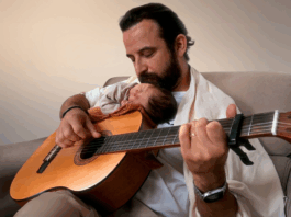 Musician pens beautiful tribute song that tells son “I love you” in over 500 languages