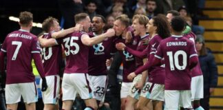Burnley snatch draw against 10-man Chelsea