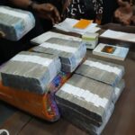 Four Policemen return GH¢85,000 found on Techiman-Kumasi highway to owner