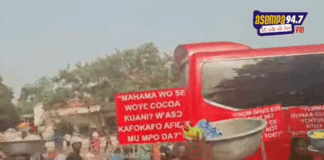 Cocoa Farmers picket at COCOBOD headquarters over farmgate price reduction