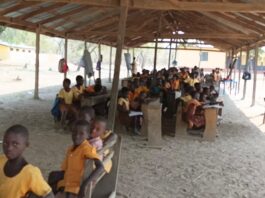 Cracked walls, no furniture: Mmen M/A pupils learn under dangerous conditions