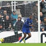 Barry scores late winner as Everton stun Newcastle