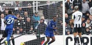 Barry scores late winner as Everton stun Newcastle