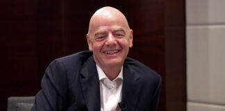 Infantino apologises for jokes about British fans