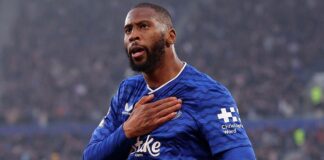 Everton dominate Chelsea to boost European hopes