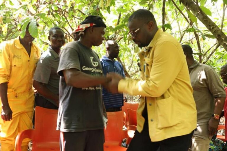 Annoh-Dompreh leads Minority Caucus on tour of cocoa-growing areas in Eastern Region