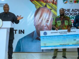 Mahama awards grants to 475 beneficiaries under Adwumawura Programme
