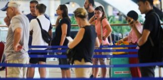 Limited flights leave UAE but disruption continues amid Iran strikes