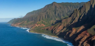 Three dead after helicopter crash in Hawaii