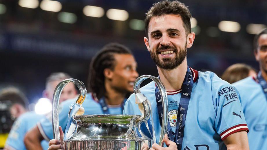 Captain Silva to leave Man City at end of season