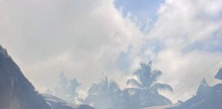 GNFS contains fire outbreak at Atekyem in Koforidua