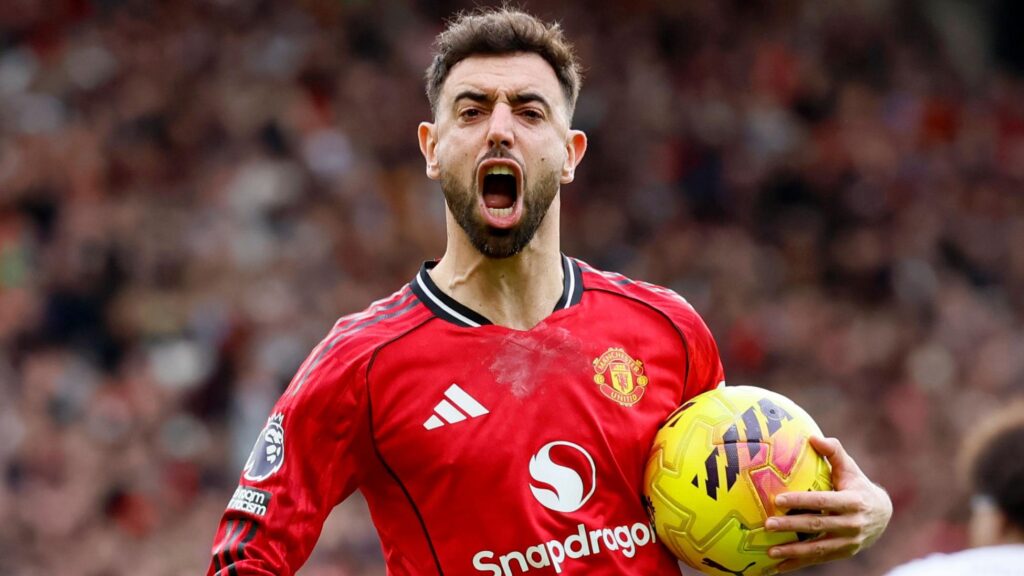 Man Utd’s Fernandes wins Football Writers’ men’s award