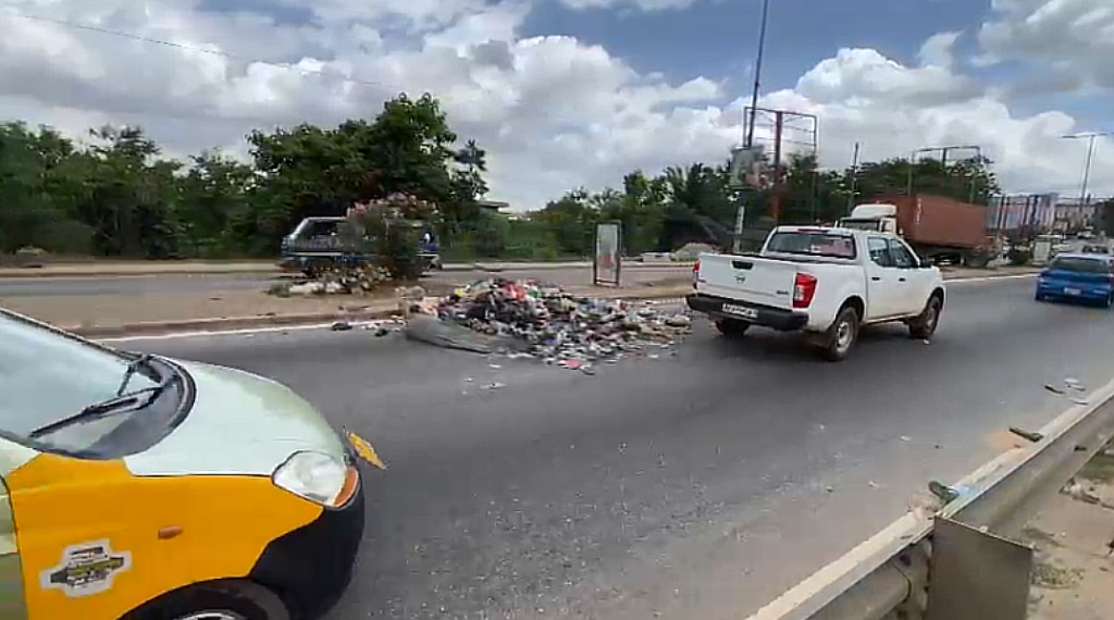 Oforikrom Assembly launches crackdown on illegal dumping along Tech–Anloga highway
