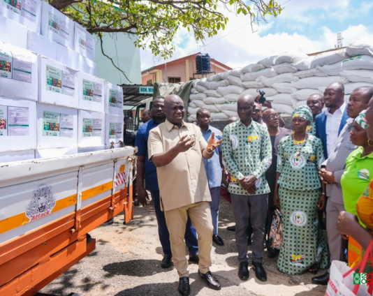 Gov’t distributes 40,000 bags of fertiliser and drones to farmers under Feed Ghana Programme