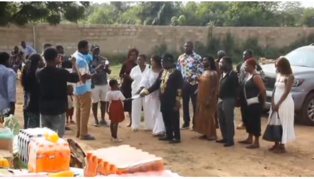 Former Council of State Member donates cash and food items to 200 orphans in Ahafo