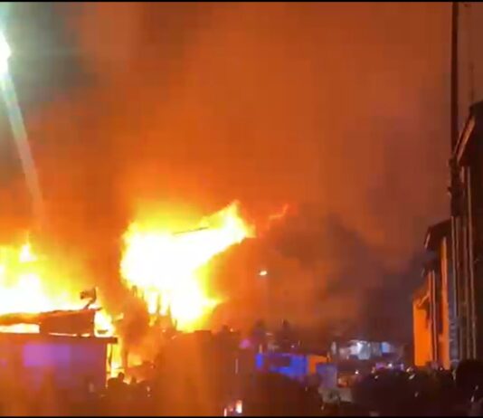 Fire destroys parts of Makola market