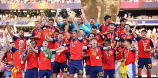 Torres the hero as dominant Spain overcome 10-man Argentina in extra time for second World Cup crown