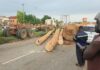 Three injured after timber logs crush vehicles on Oforikrom road