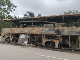 Wangara Krom residents appeal for removal of abandoned vehicle from Bogoso road