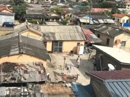 From compound house to gated community: Do Ghanaian families leave anything behind when they “arrive”?