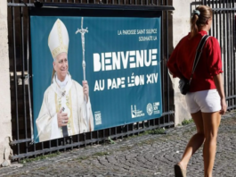 Hundreds of thousands expected in Paris for Pope’s visit