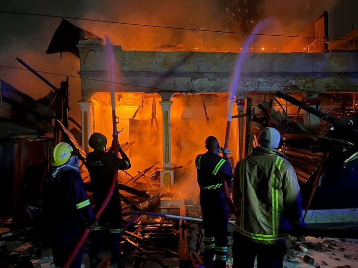 Fire destroys shops and homes in Koforidua's Srodae